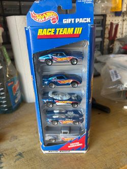 Hot Wheels Race Team III Gift Pack