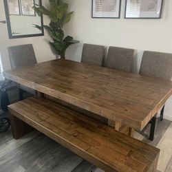 Sommerford Table Set 