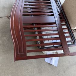 Free Crib/Cuna Gratis