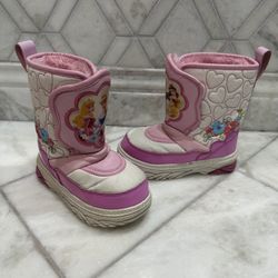 Size 9 / 10 Toddler Girl Disney Princess Winter Snow Boots