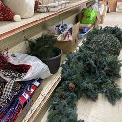 Assorted seasonal decor  Large box of decor will be shipped 