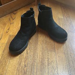 Like New Girls Black Ankle Boots Size 5M