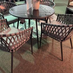 Outdoor Dining Table and 4 Chairs - Ashley Furniture 