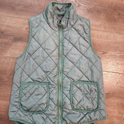 Market & Spruce Wilco Solid Quilted Vest, size  M, good condition 