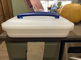 Cupcake carrier