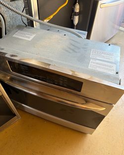 GE Stainless Steel Kitchen Appliance Set – $750 OBO