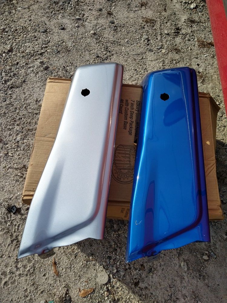 Only the blue one is available fits 2015 to 2020 f150 just sold the silver one