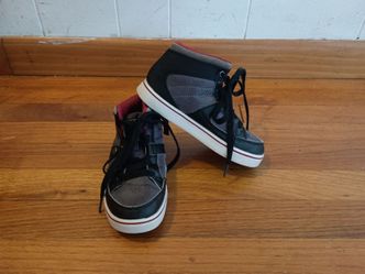 Original Penguin Kids Black and Gray High-Top Sneakers with Red Accent 12
