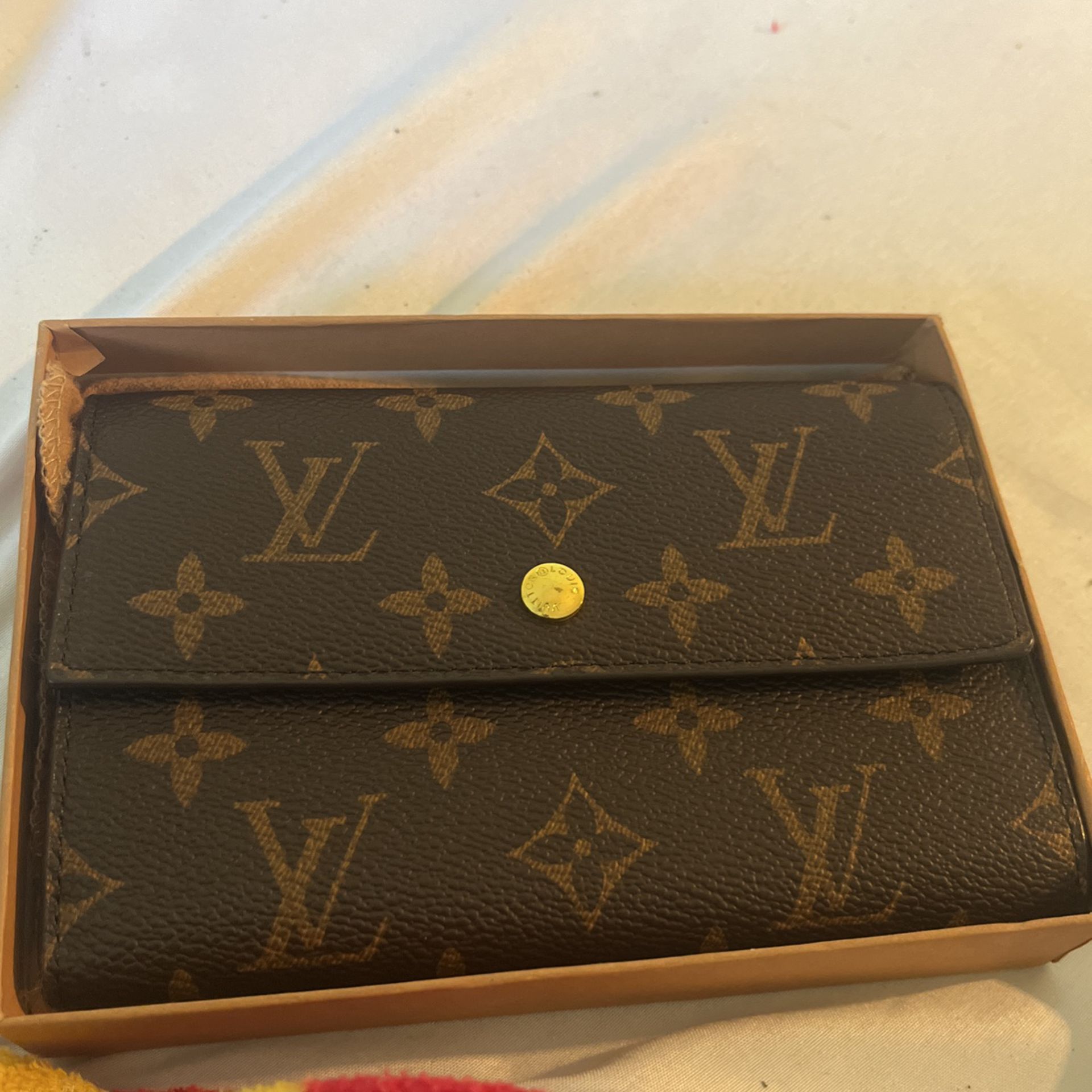 Louis Vuitton Sarah wallet 