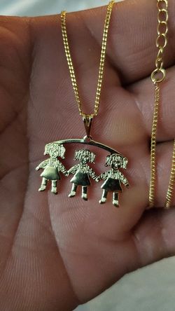 Cadena de oro la minado con dije de tres niñas 👧