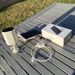Arlo Pro 4 bundle