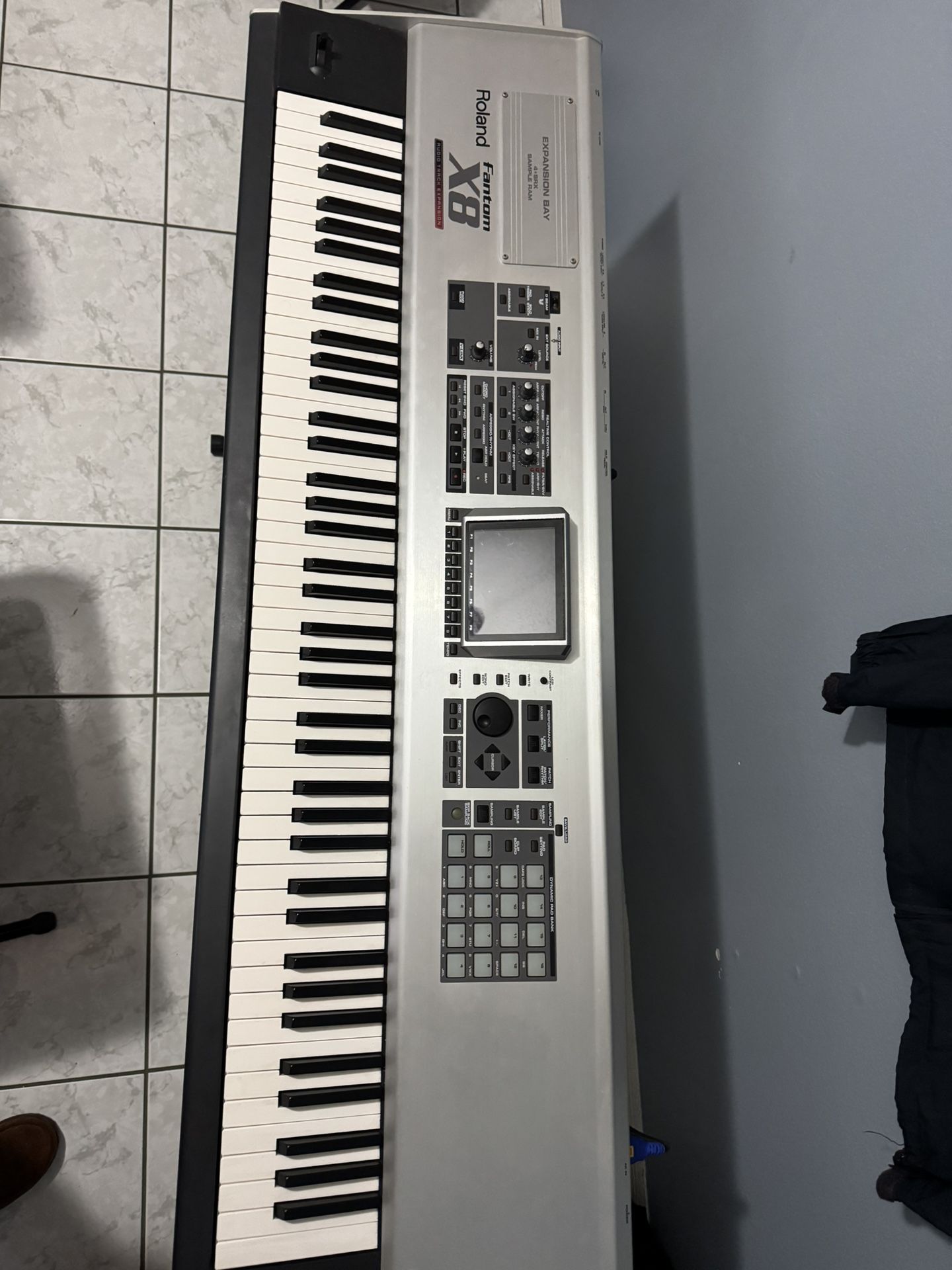 Roland Fantom X8