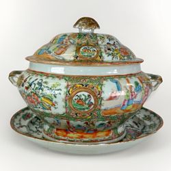 Chinese Qing Dynasty Rose Medallion Famille Rose Soup Tureen & Tray Large 15”
