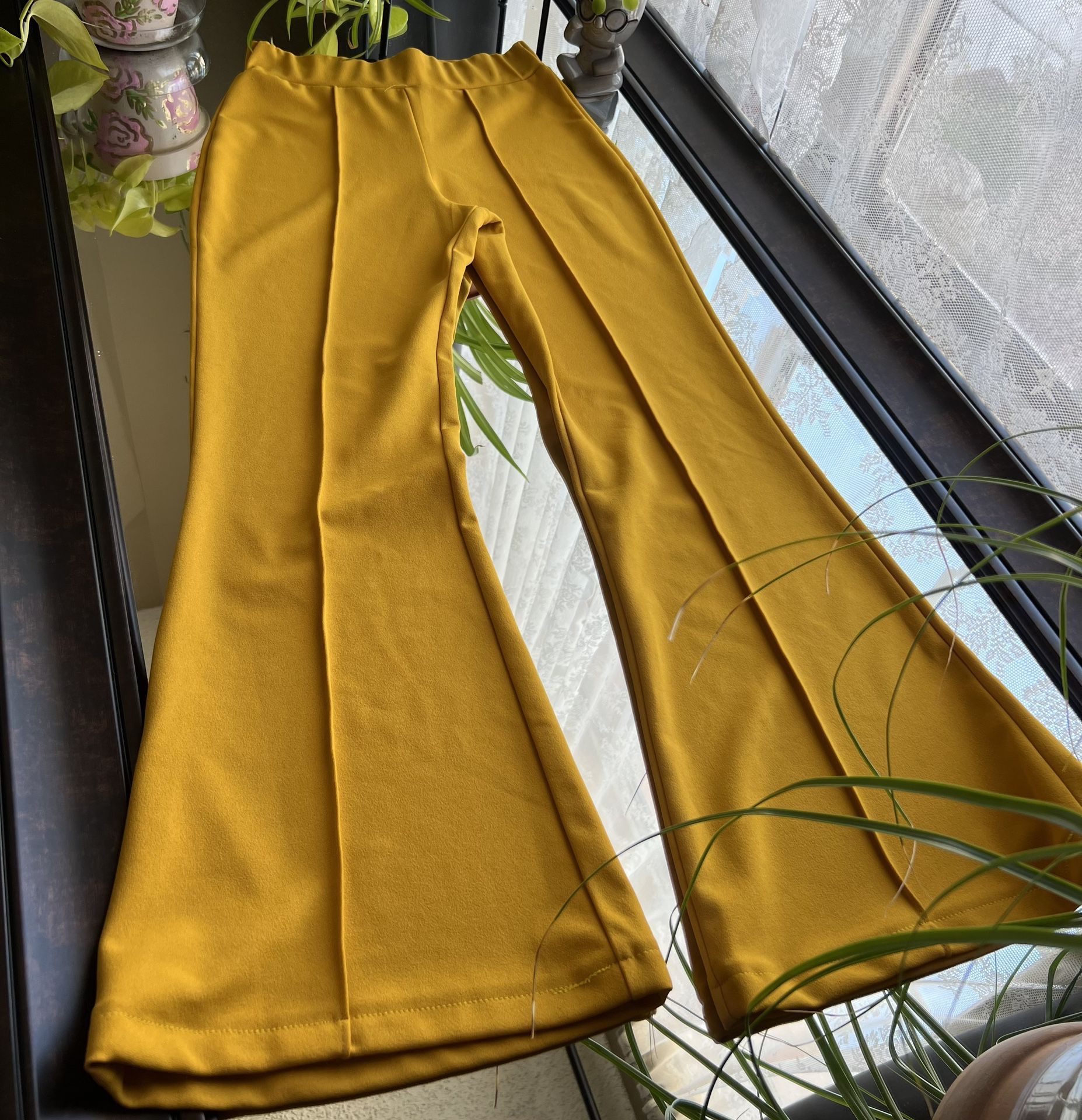 Yellow Flare Leg Pants/ Pantalones Mostaza tipo for Sale in Las Vegas, NV OfferUp