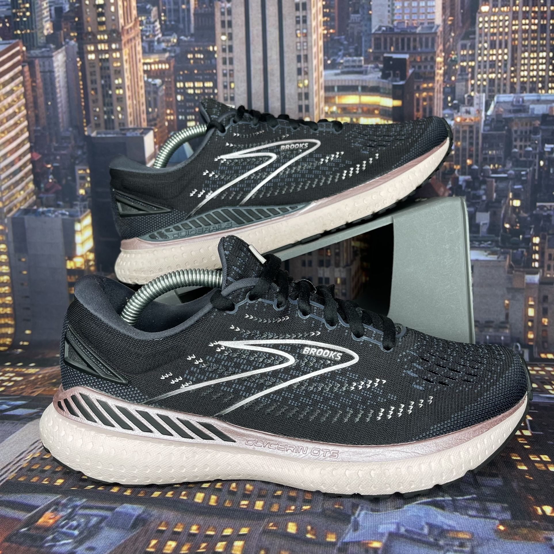Brooks Glycerin GTS 19 Black/Ombre/Metallic Women’s Size 7 B *No Insoles* for Sale in San