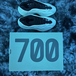 Adidas Yeezy 700 V3