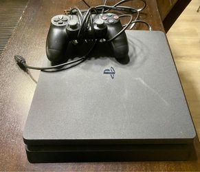 Sony PS4 Slim 500GB - Great Condition with 1 Controller