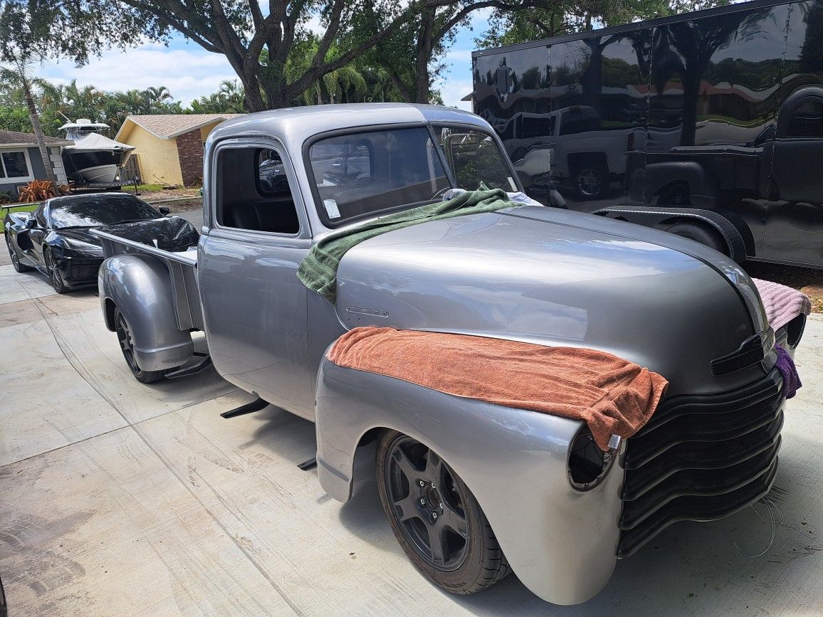 Custom Classic 1949 Chevy 3100