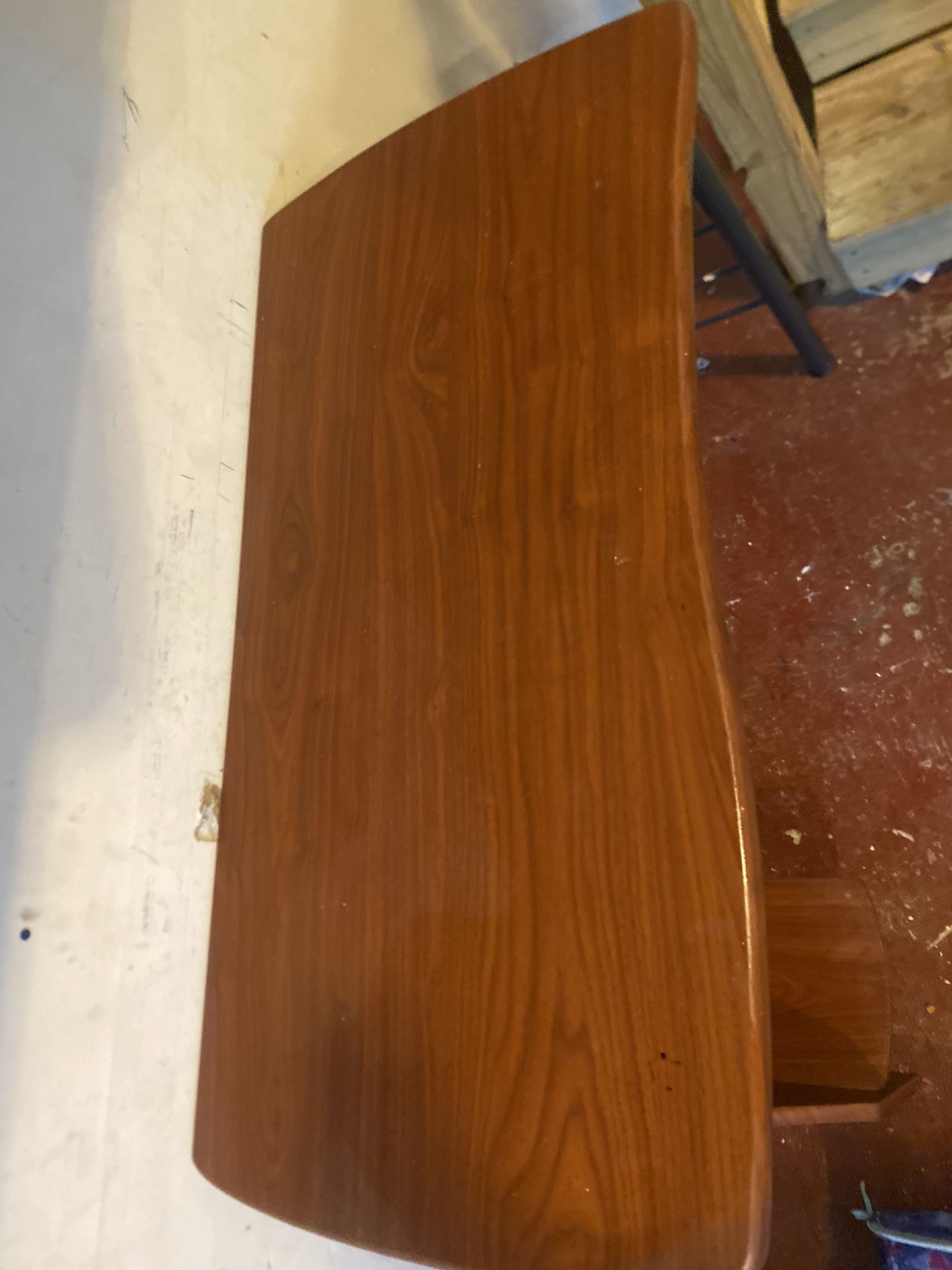 DESK!! PERFECT CONDITION!!! (NEGOTIABLE PRICE!!)