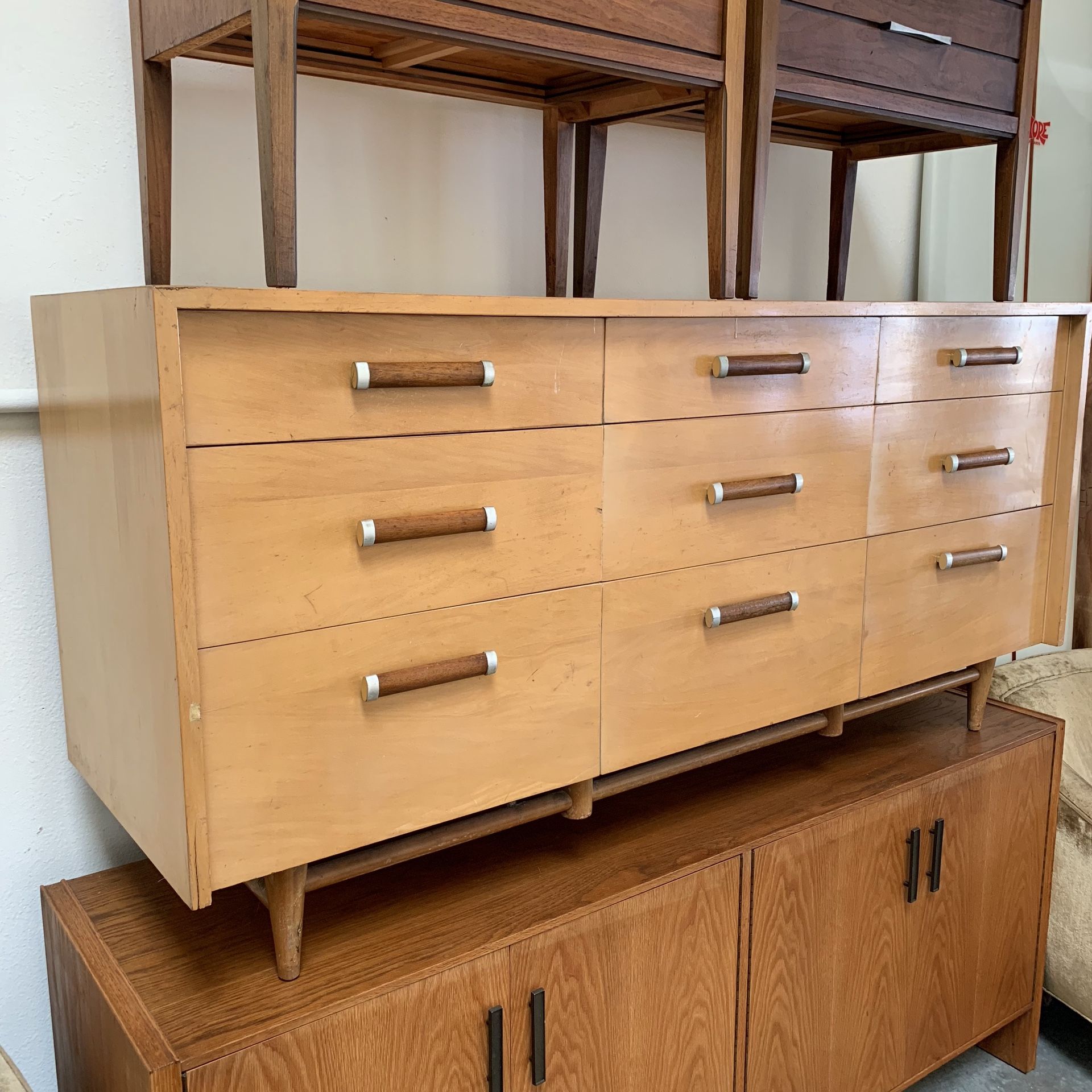 1960’s Modern Mid Century Dresser Credenza