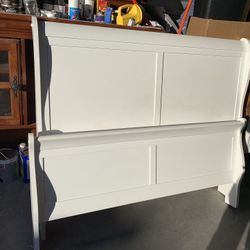 🎄BEAUTIFUL BEDROOM SET : CHEST, BED, NIGHTSTAND🎄