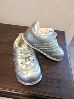 INFANT BABY TENNIS SHOES SNEAKERS SZ 4 INFANT BABY GAP