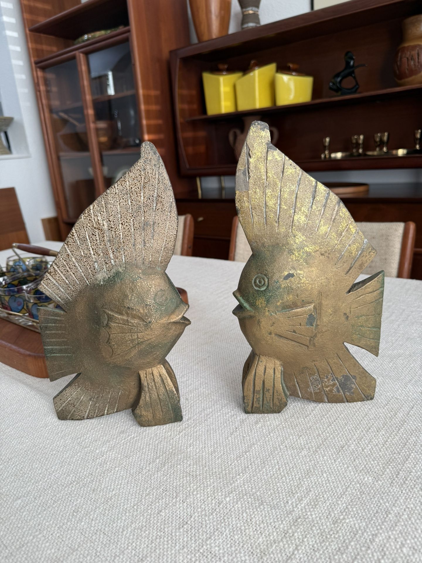 Vinatge Set of 2 Wooden Weights with Gold Details (Beautiful Vinatge Condition)