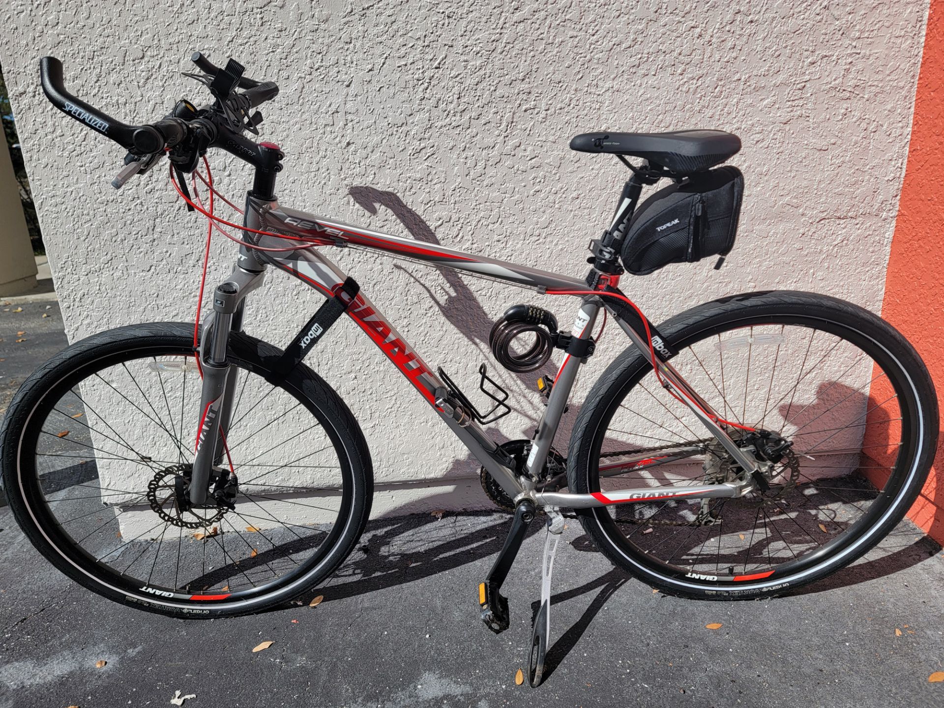 Giant Revel 29er , And 2 Bike Carrier. Great Condition.