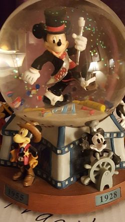 Mickey Mouse Snowglobe