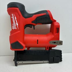 Milwaukee M12 Pin Nailer 21967452
