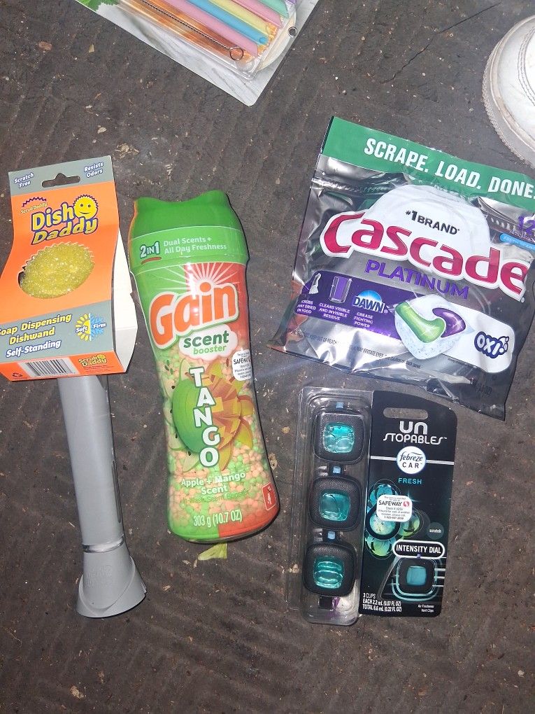 Brand New Assorted Cleaning/Household Supplies Bundle....