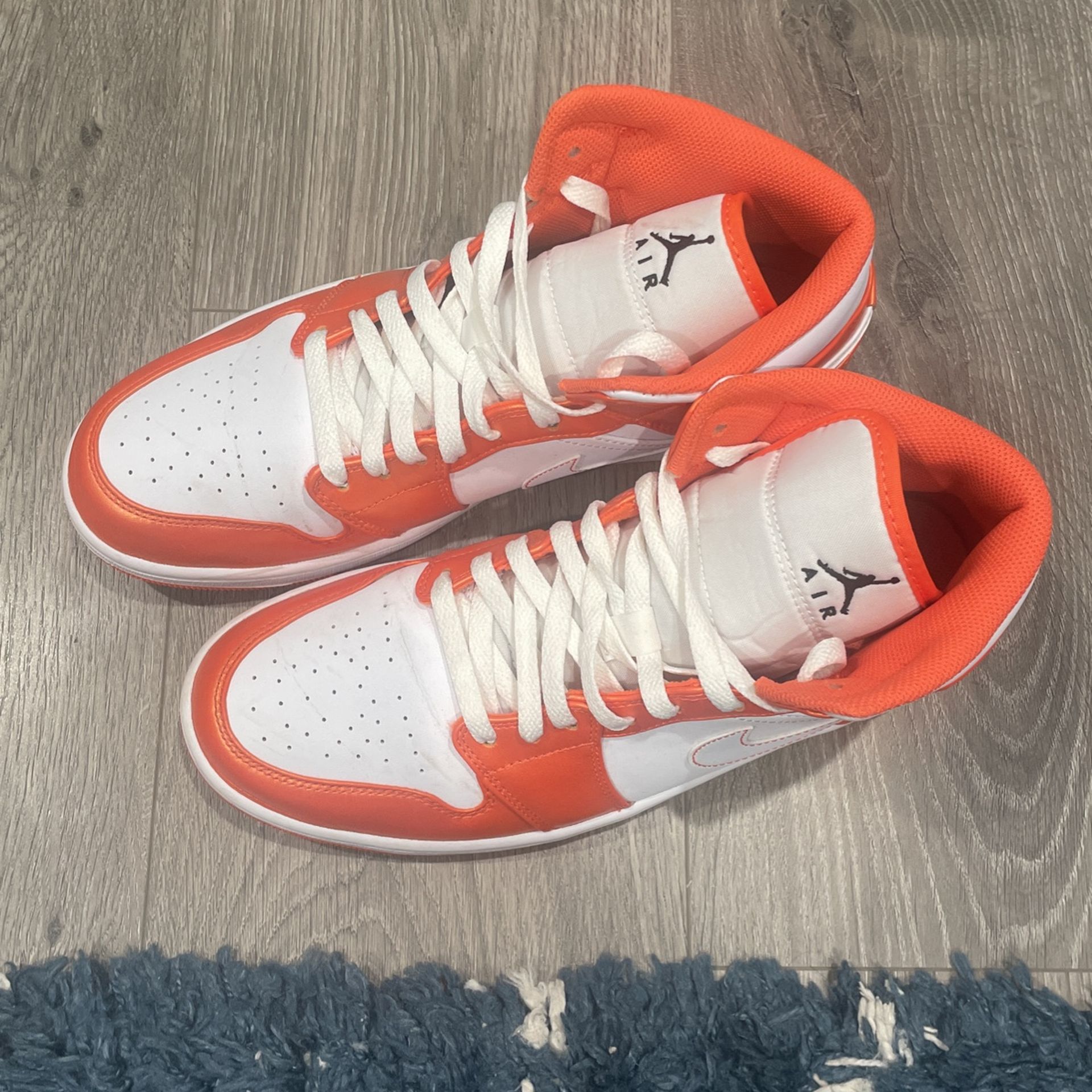 Air Jordan Mid SE Electro Orange