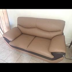 Leatere Couch Delivered
