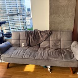 Free Couch 7’