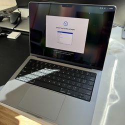 MacBook Pro M2 1TB
