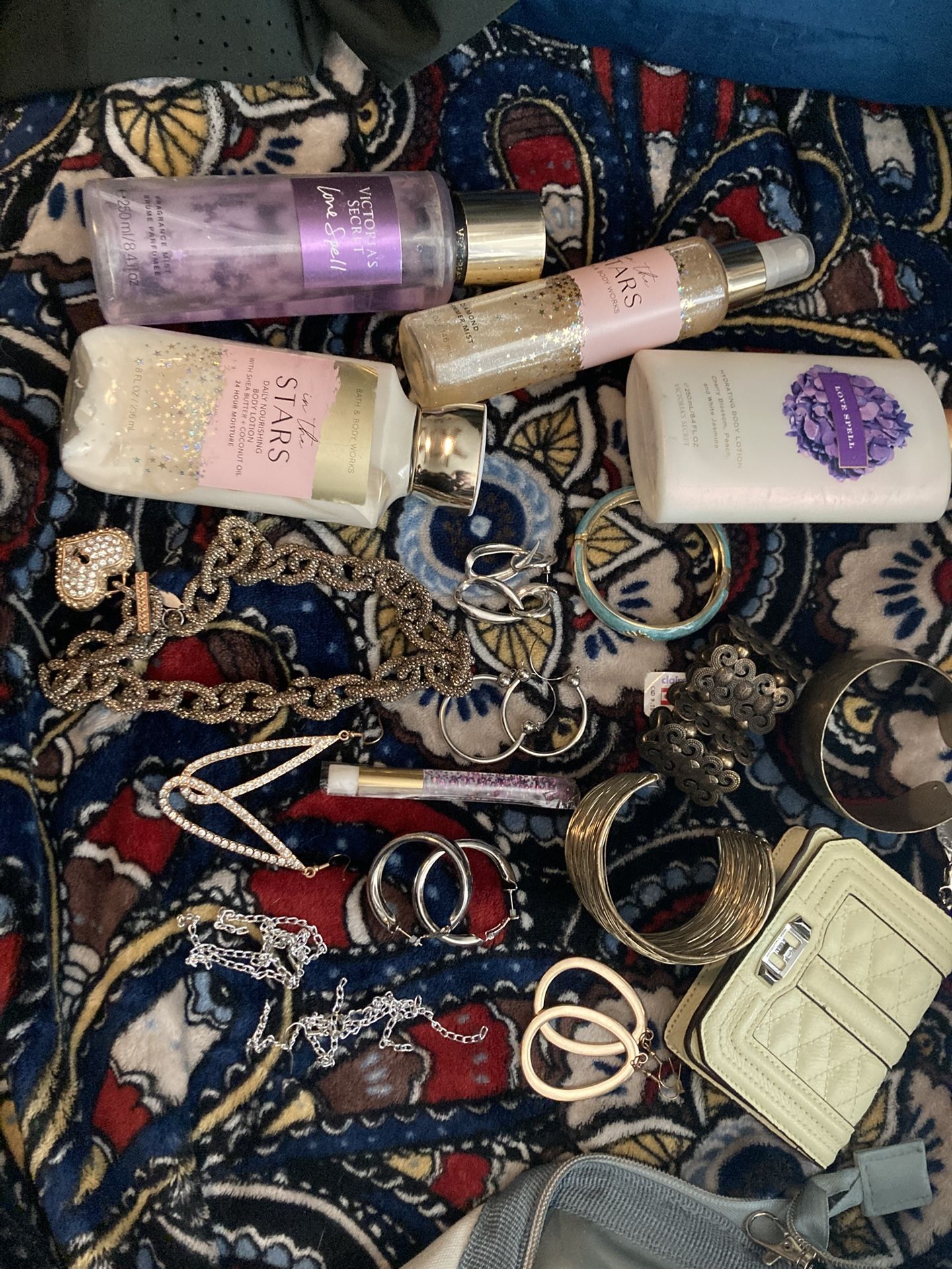 Jewelry And Fragrance Bundle
