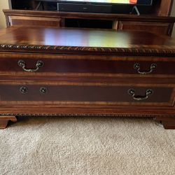 Coffee table with storage and movable shelves