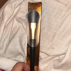 YSL BEAUTY FOUNDATION BRUSH