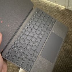 iPad Air 5 Generation With Case And Keyboard 