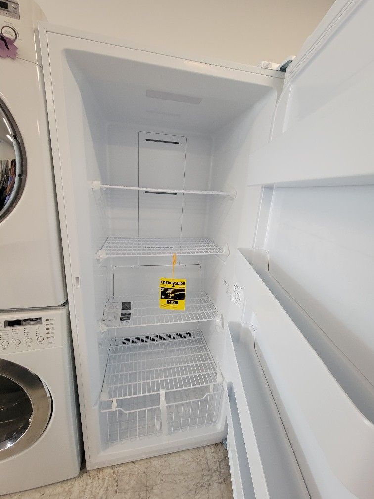 Midea Upright Freezer New Scratch And Dents With 6month's Warranty for