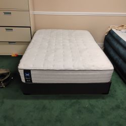 Full Size Bed And Box Spring 