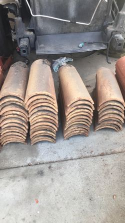 Redland roof tile