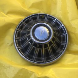  Plymouth Valiant hubcap or wheel cover