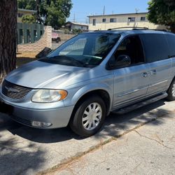 2003 Chrysler Town & Country
