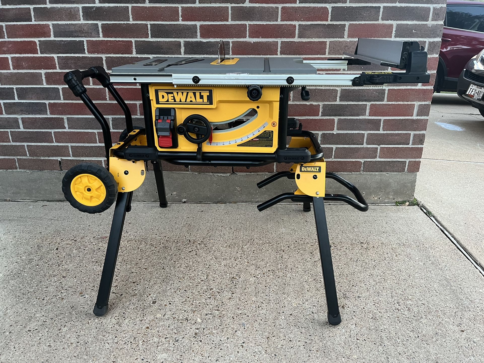 Dewalt Table Saw 10”