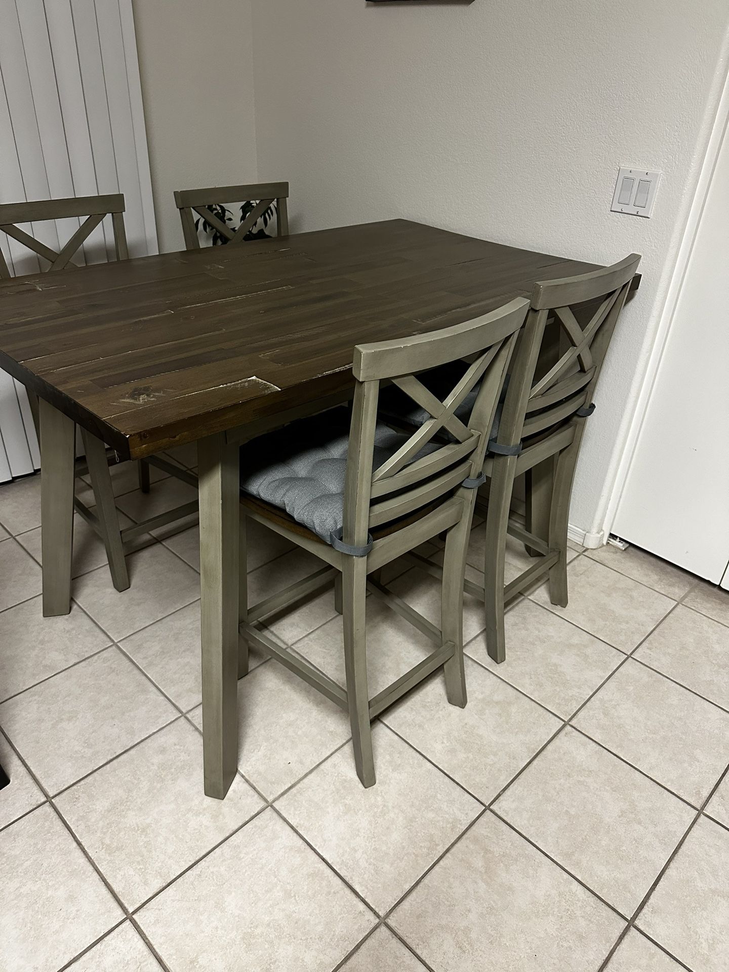 Dining Room Table 