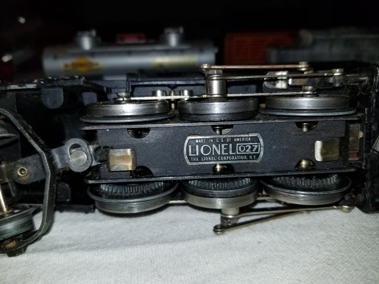 Old Lionel train-cars and accessories