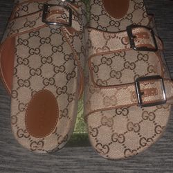 GUCCI CANVAS GG SLIDES