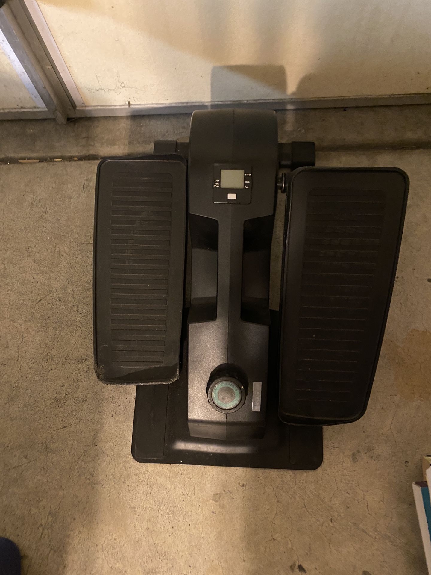 Cubii Go Desk elliptical Exercise Machine Rehab Low Impact