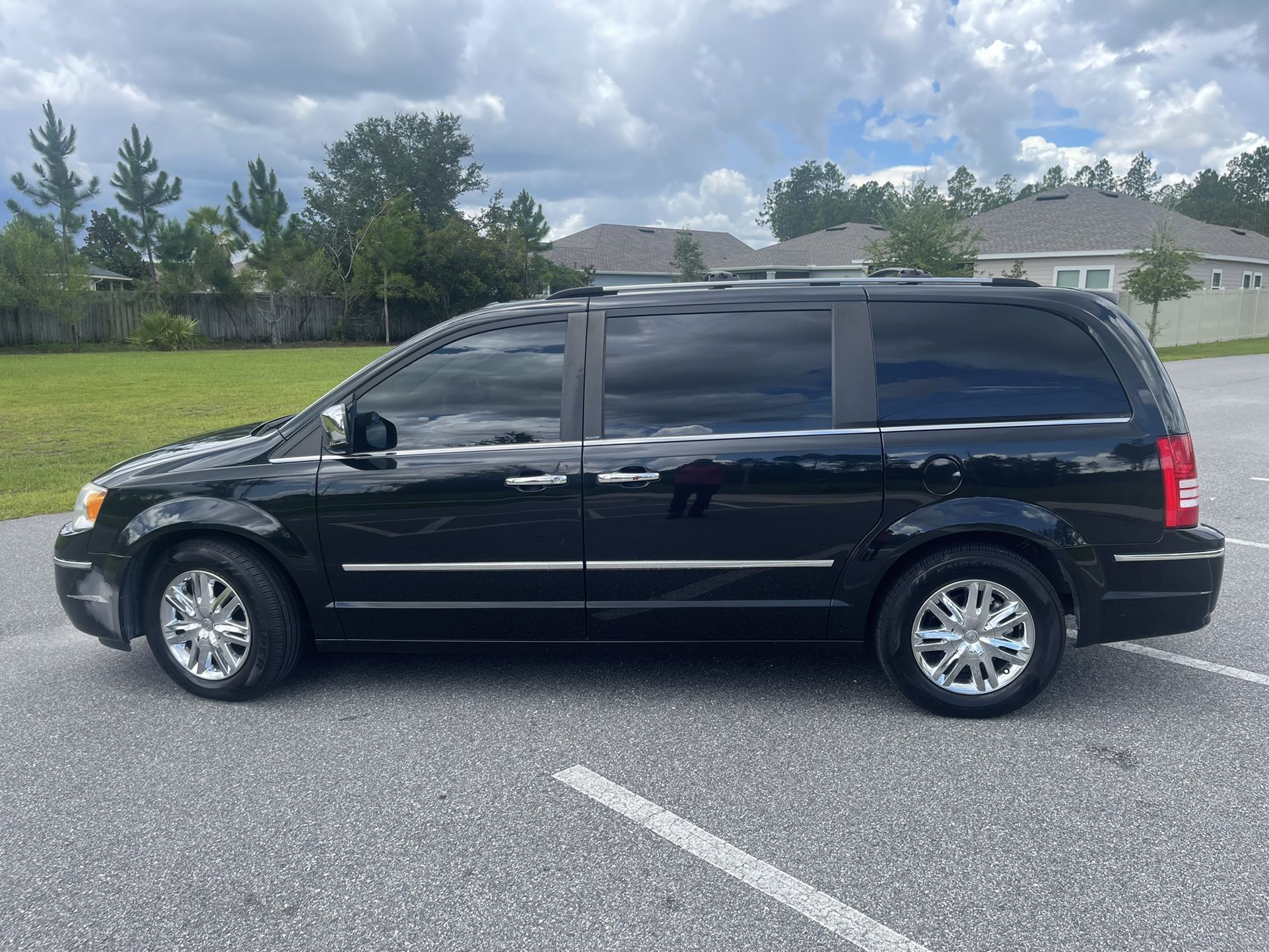 2008 Chrysler Town & Country